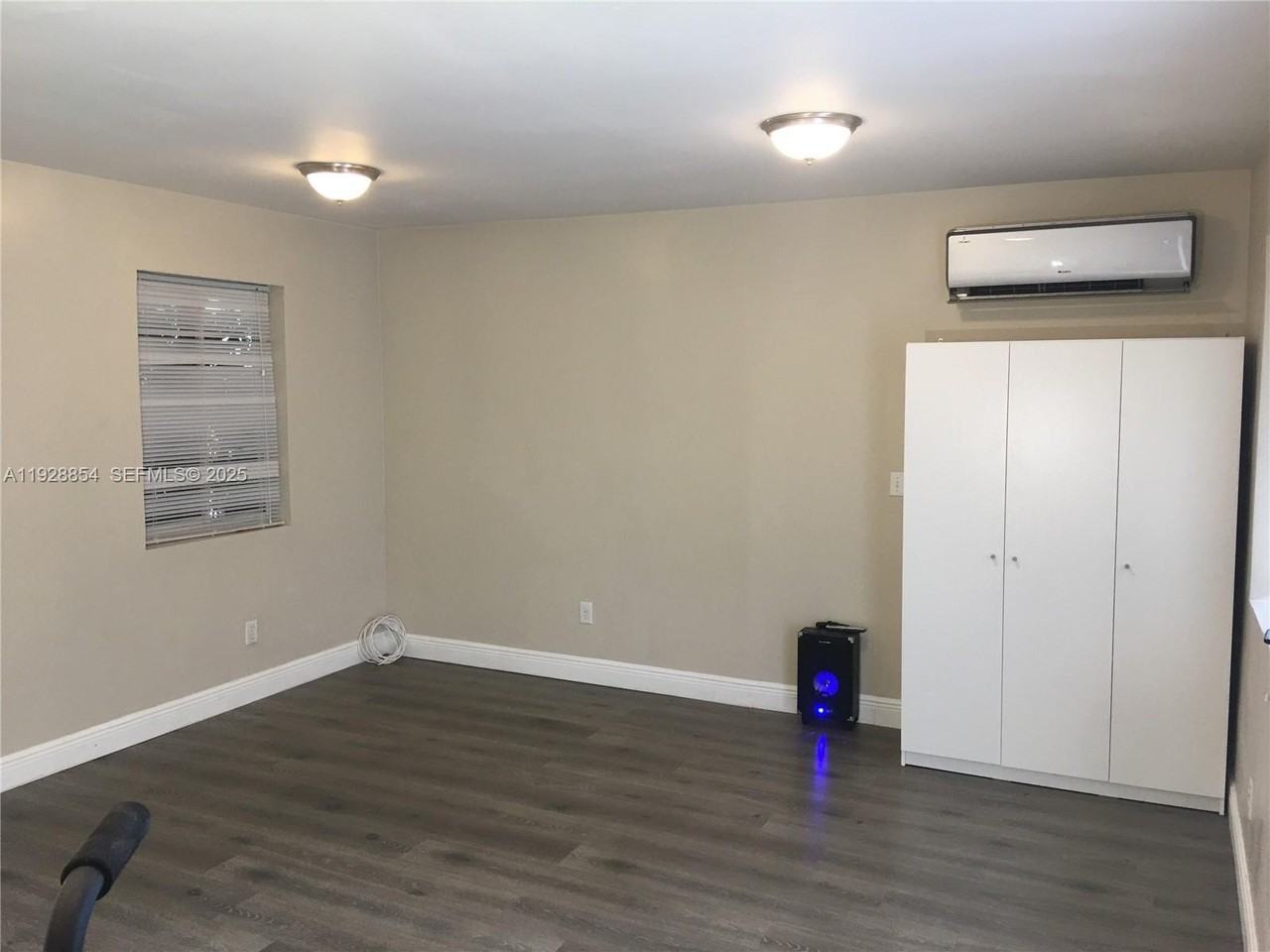 32 Northeast 169th Street #3 - Photo 5 of 8