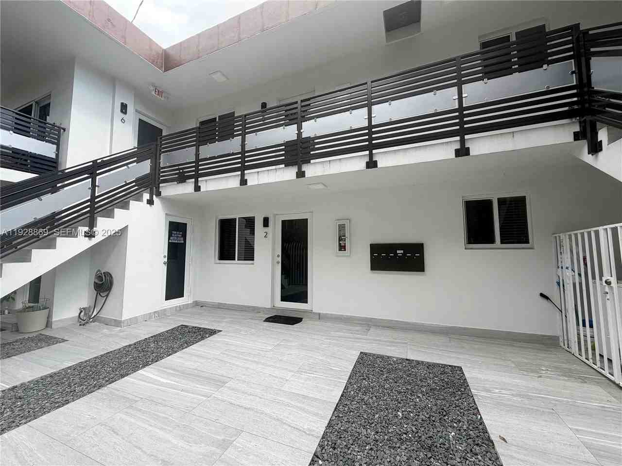 1629 Sw 3rd St #5 - Photo 3 of 24