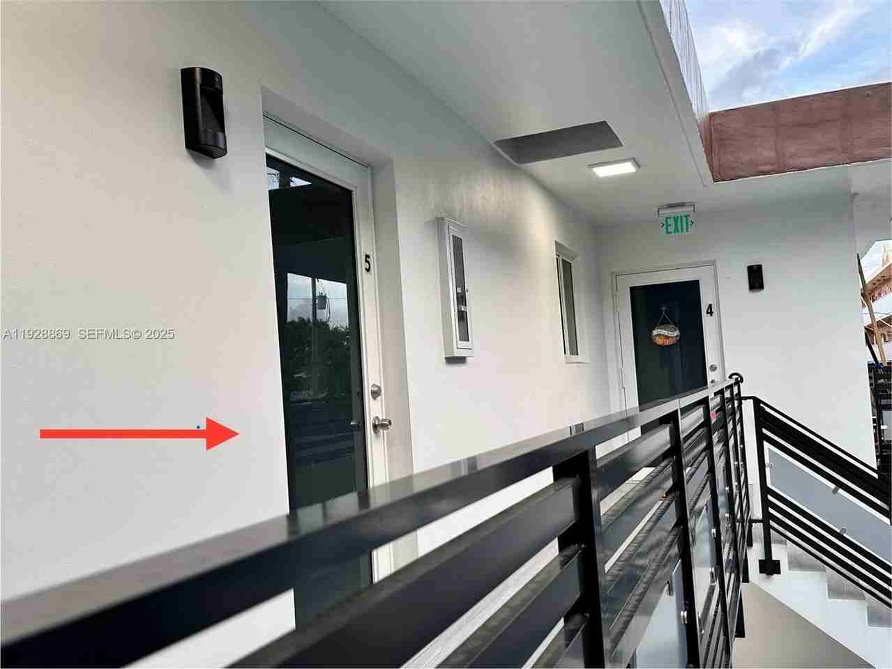 1629 Sw 3rd St #5 - Photo 6 of 24