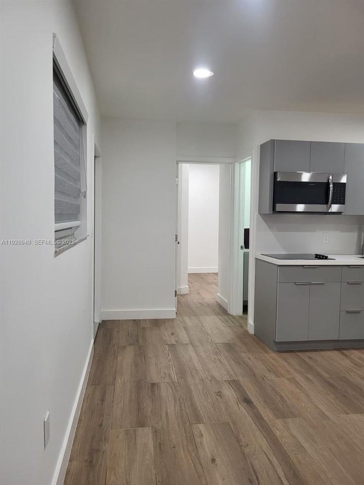 245 Sw 105th Pl #245 - Photo 3 of 15