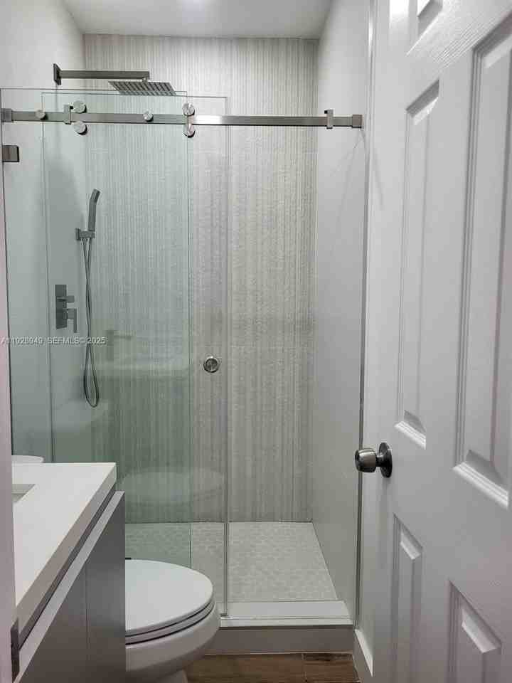 245 Sw 105th Pl #245 - Photo 7 of 15