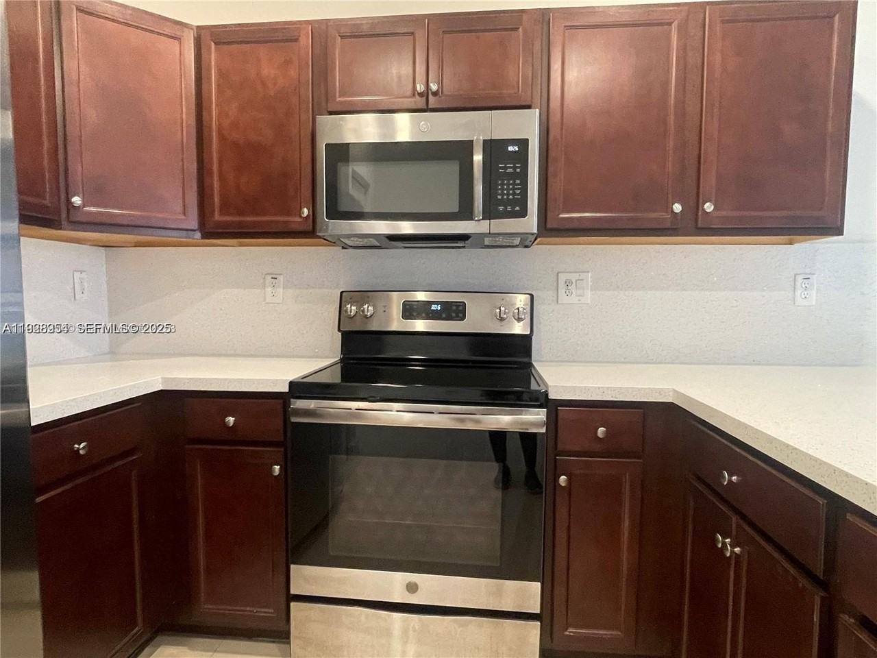 10491 West 34th Court - Photo 6 of 34