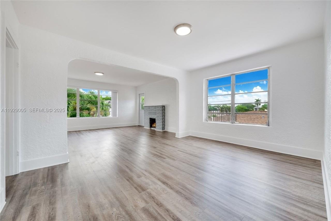 1736 Southwest 9th Street #1738 - Photo 5 of 15