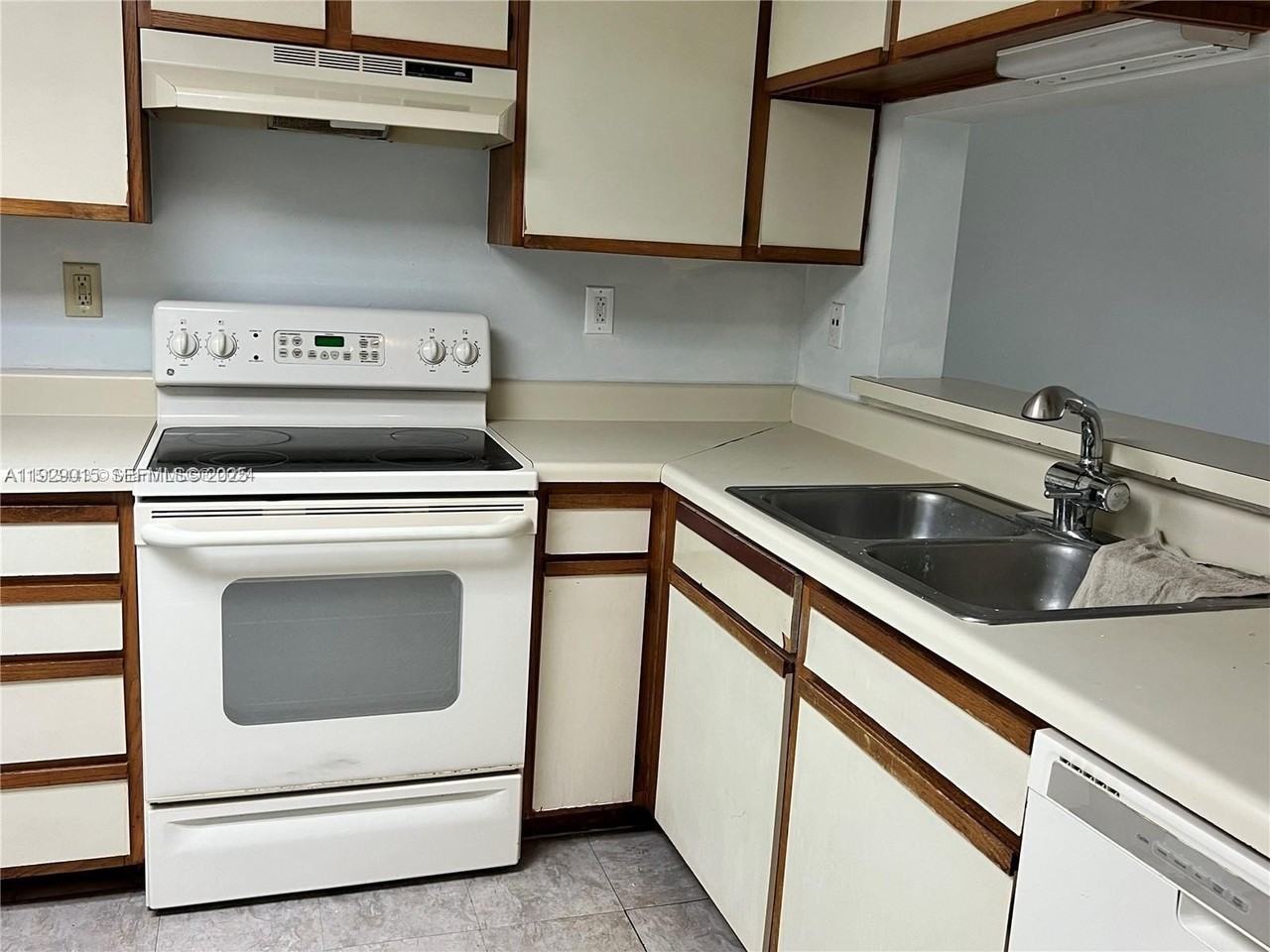 665 Southwest 113th Lane #665 - Photo 6 of 24