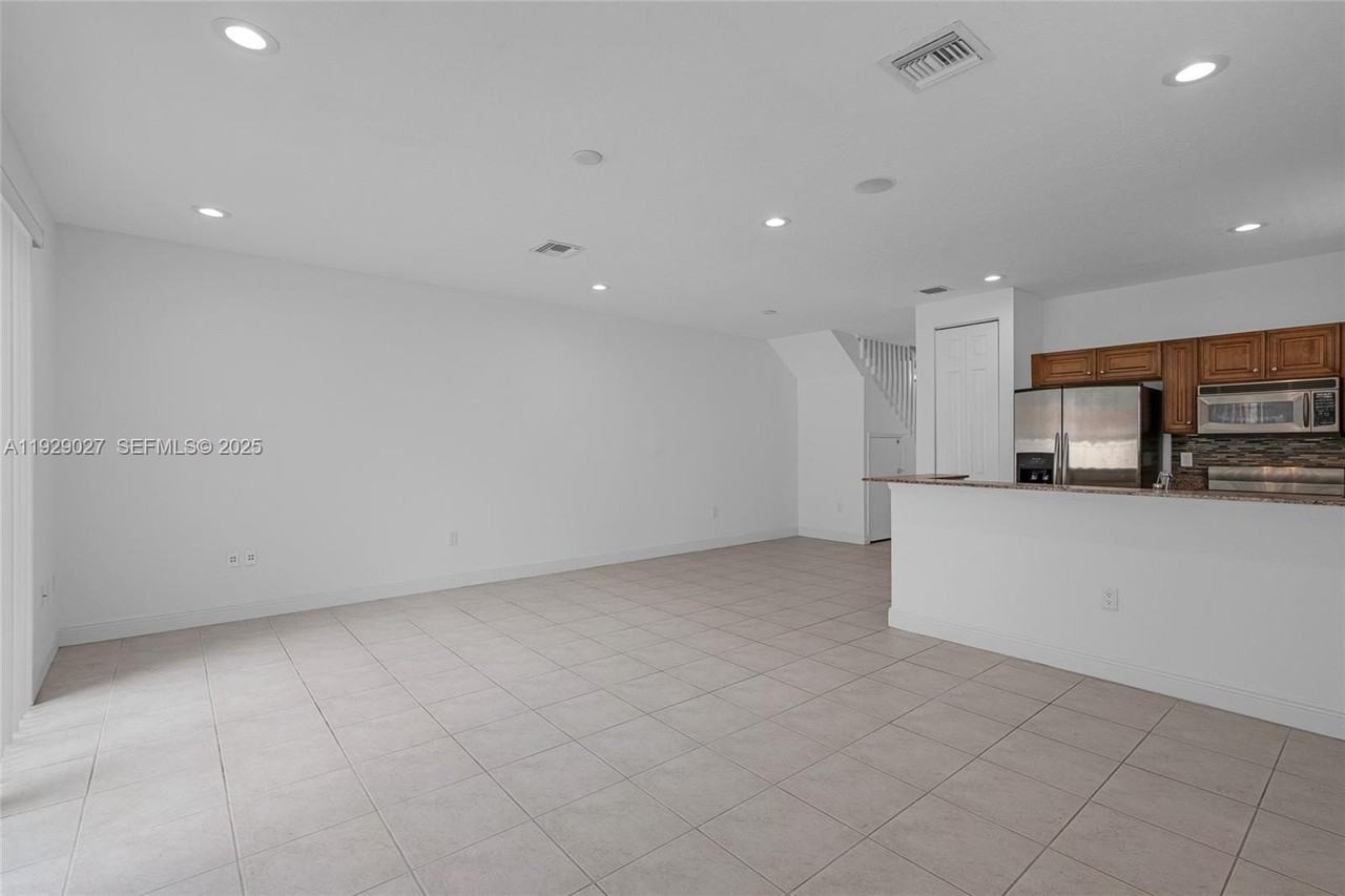 4088 W Palm Aire Dr #21 - Photo 3 of 36