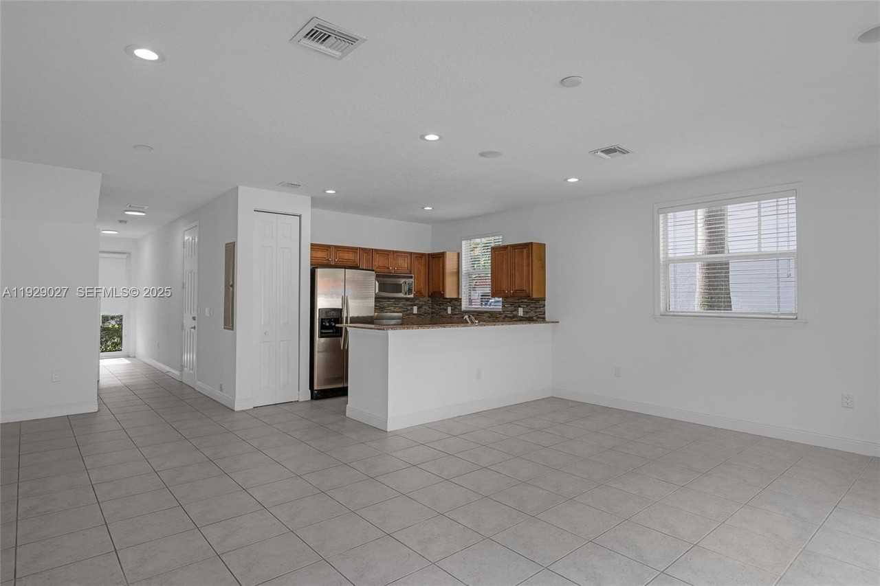 4088 W Palm Aire Dr #21 - Photo 7 of 36