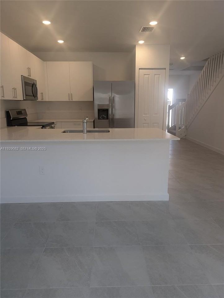 5180 Southwest 37th Street #5180 - Photo 7 of 25