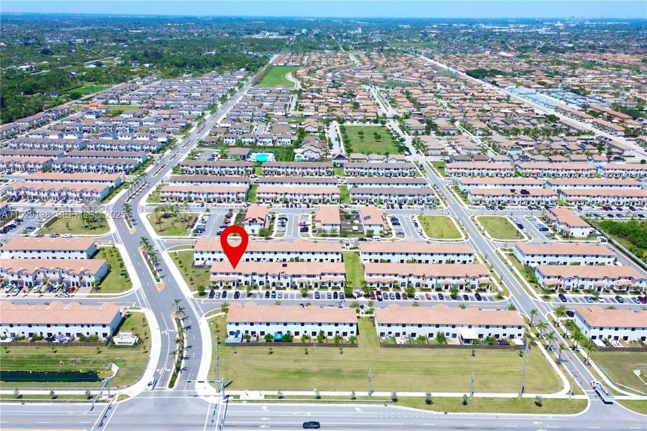 11871 Sw 247th Ter - Photo 2 of 23