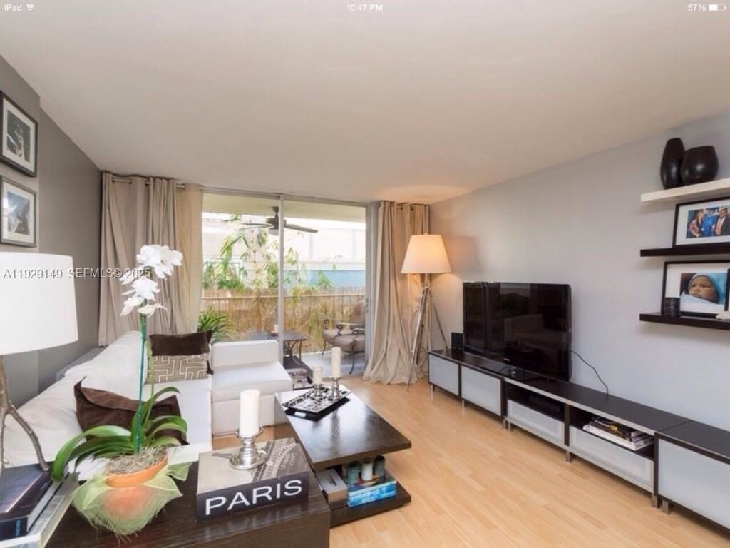 947 Lenox Avenue #404 - Photo 3 of 16