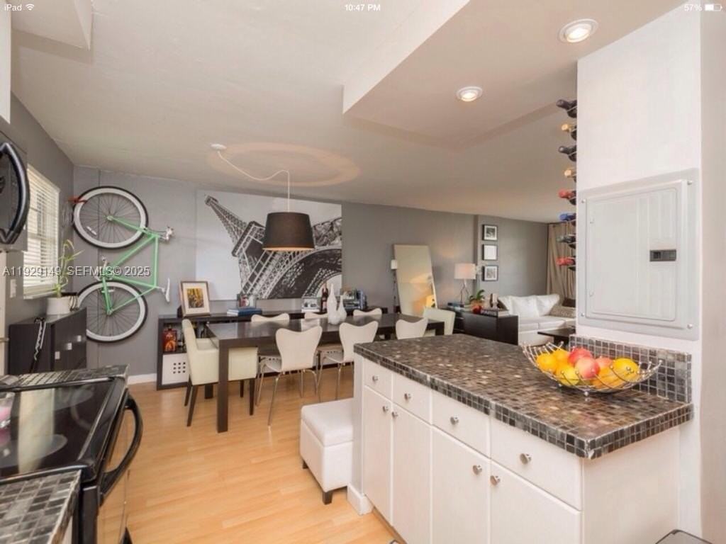 947 Lenox Avenue #404 - Photo 4 of 16