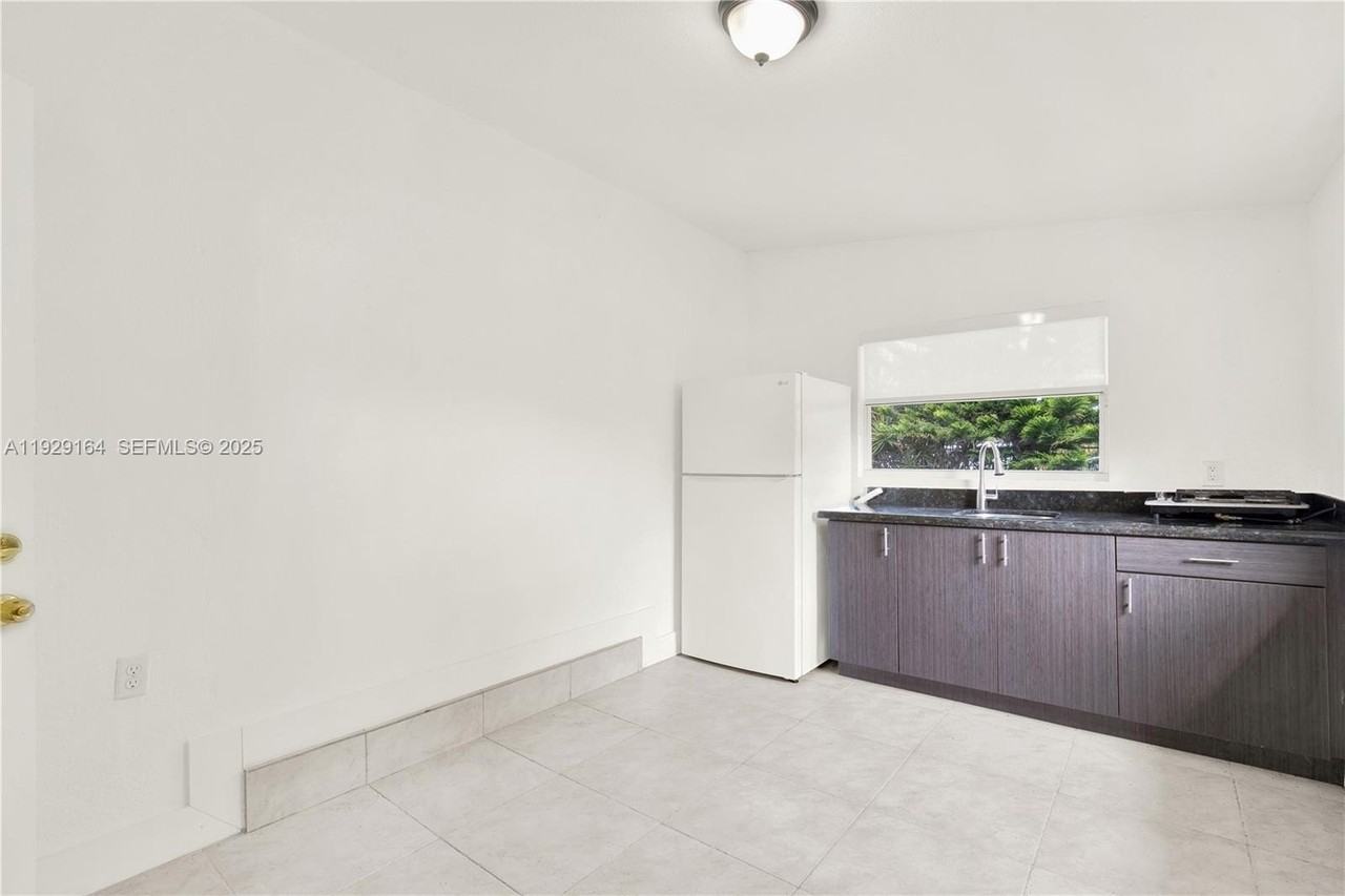 14310 Southwest 271st Terrace - Photo 7 of 13