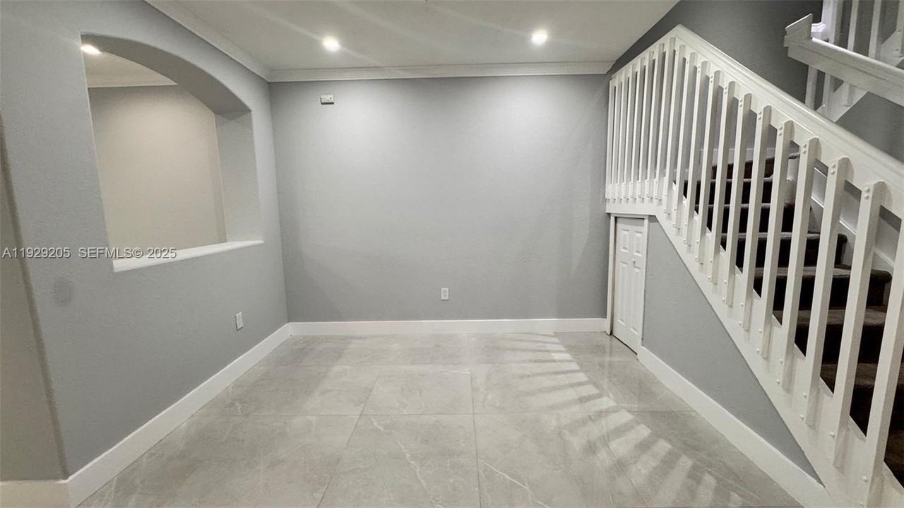 14962 Southwest 9th Terrace - Photo 6 of 20