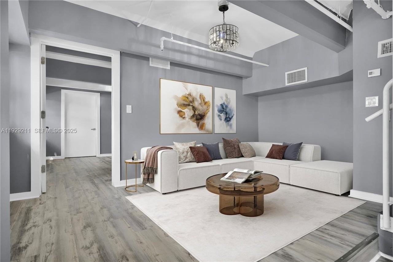 4332 Collins Avenue #201 - Photo 6 of 20