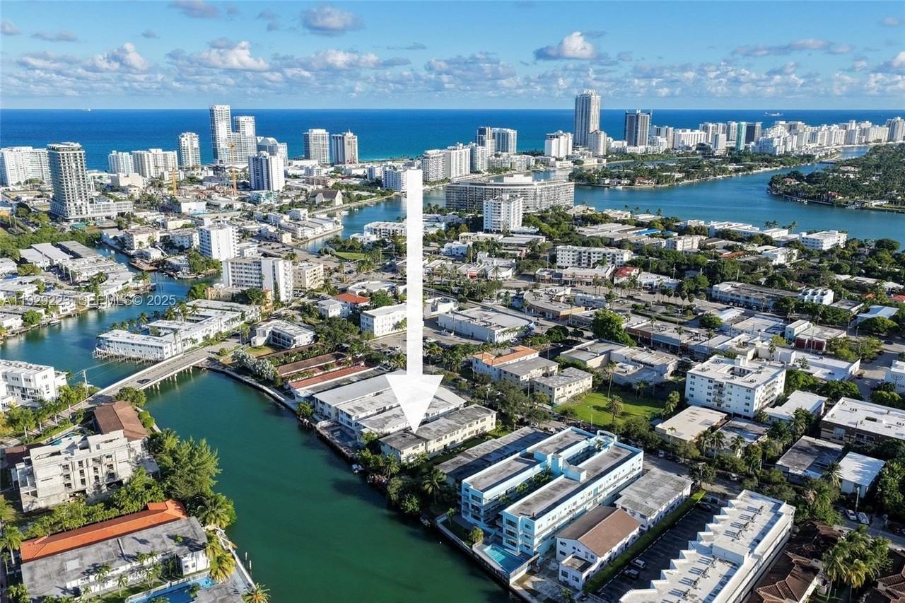 1135 Marseille Dr #3 - Photo 2 of 20