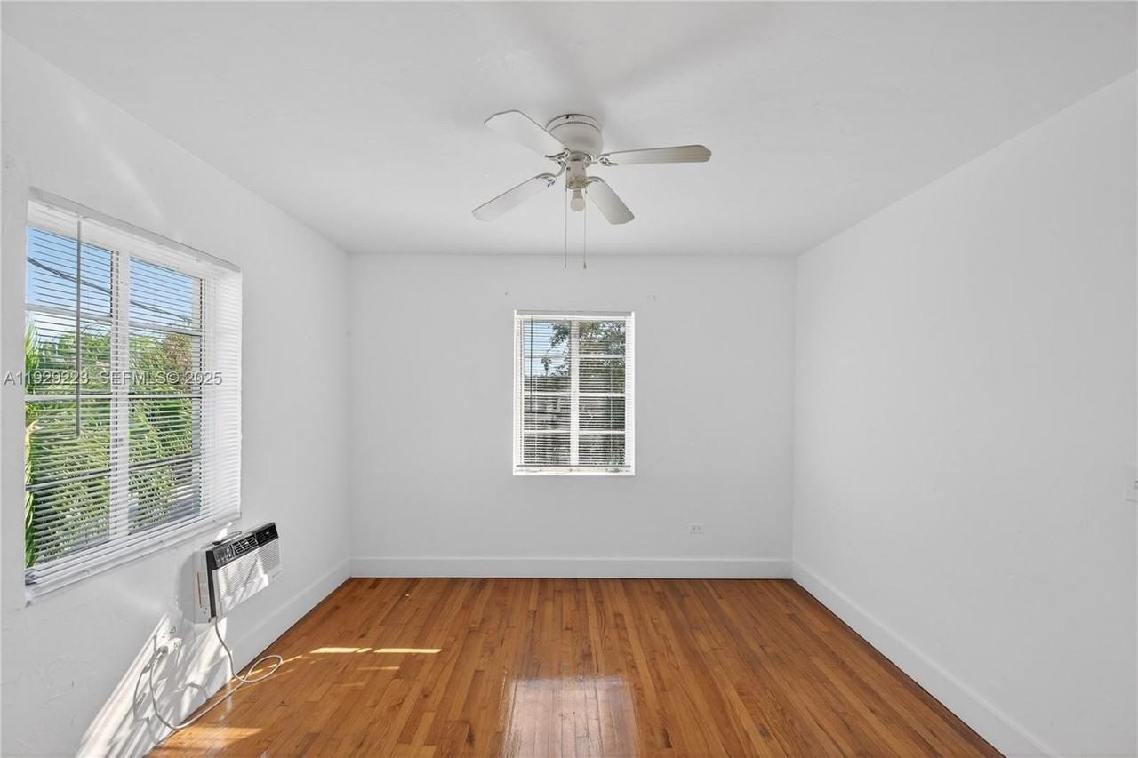 1135 Marseille Dr #3 - Photo 4 of 20