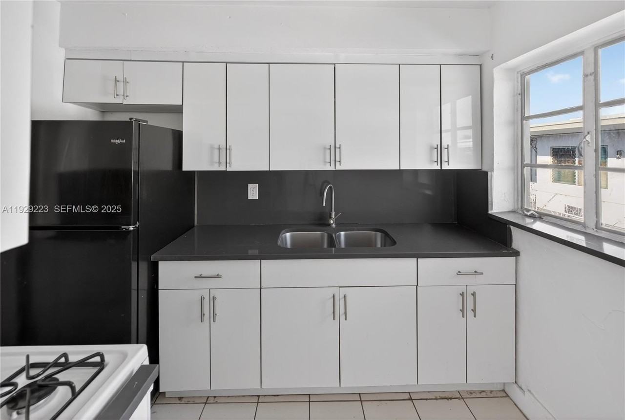 1135 Marseille Dr #3 - Photo 6 of 20