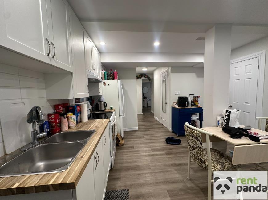 103 Ritson Rd S - Photo 3 of 10