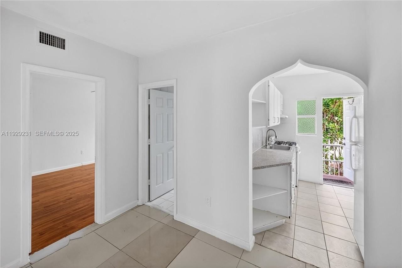 1220 Marseille Dr #5 - Photo 2 of 19