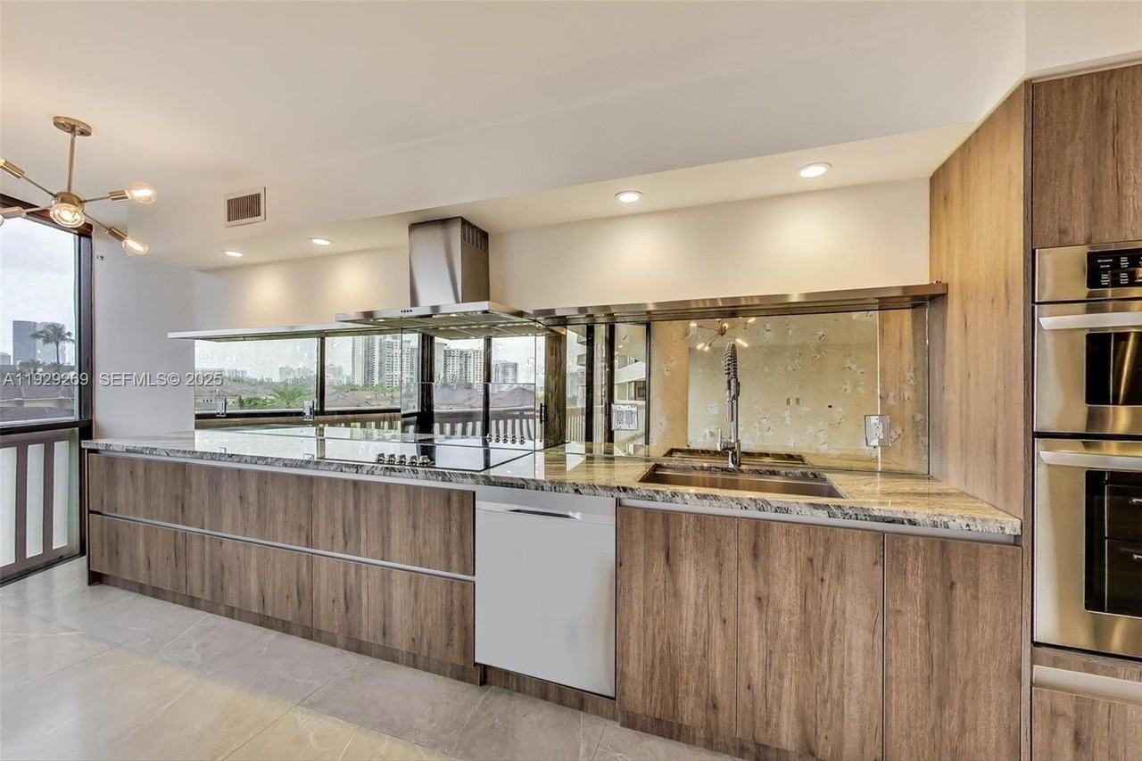 1000 Island Boulevard #506 - Photo 5 of 29