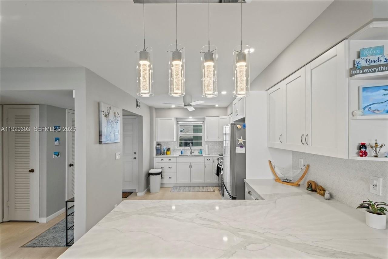 3051 Ne 48th St #307 - Photo 2 of 14