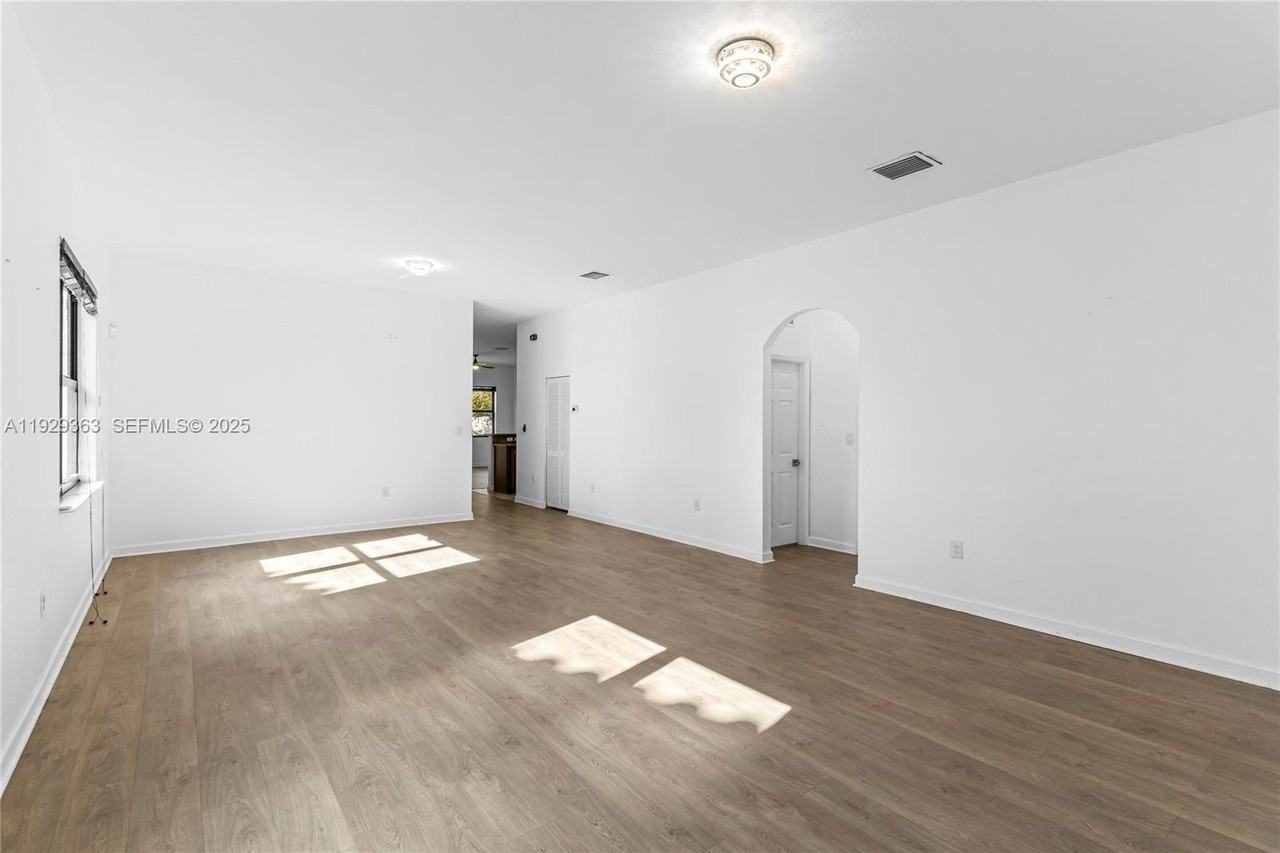 3560 W 88th St #3560 - Photo 4 of 38