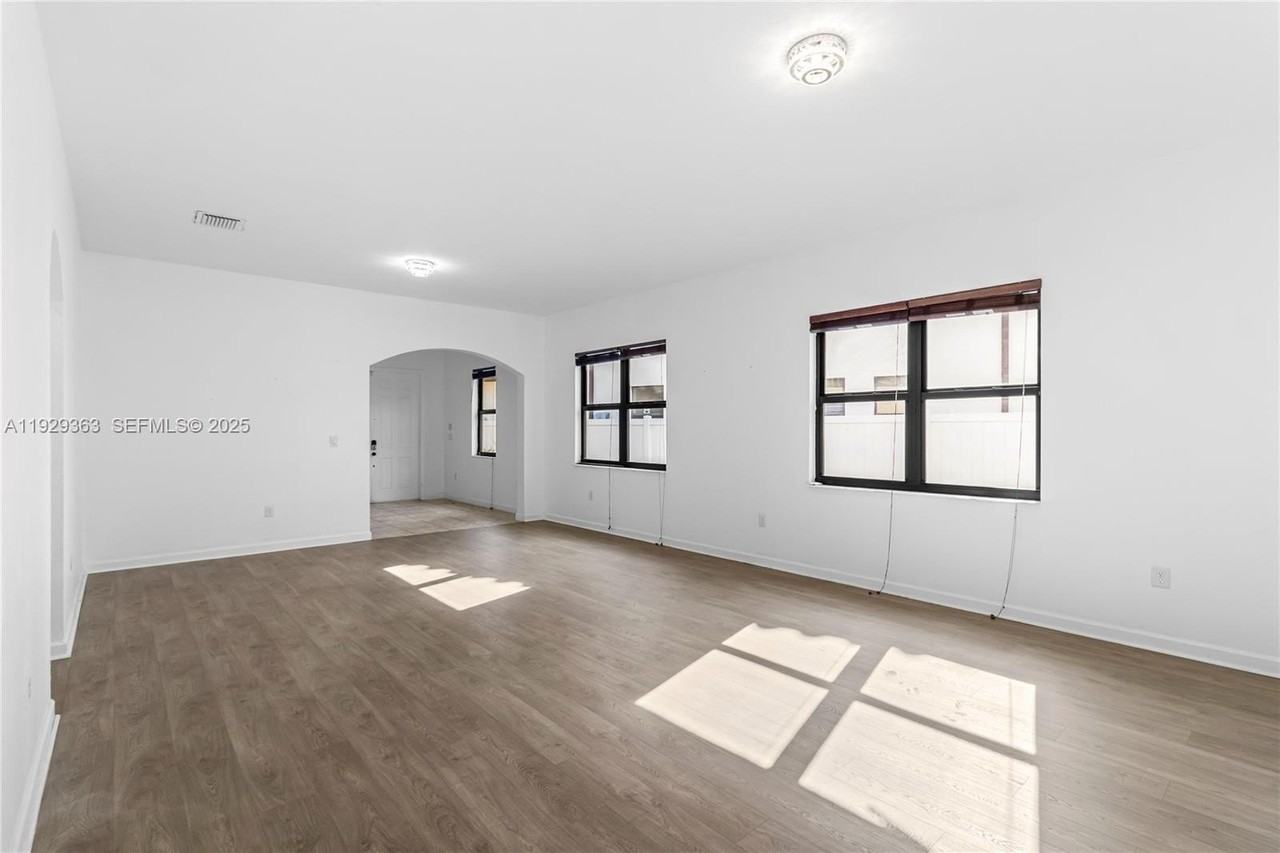 3560 W 88th St #3560 - Photo 5 of 38