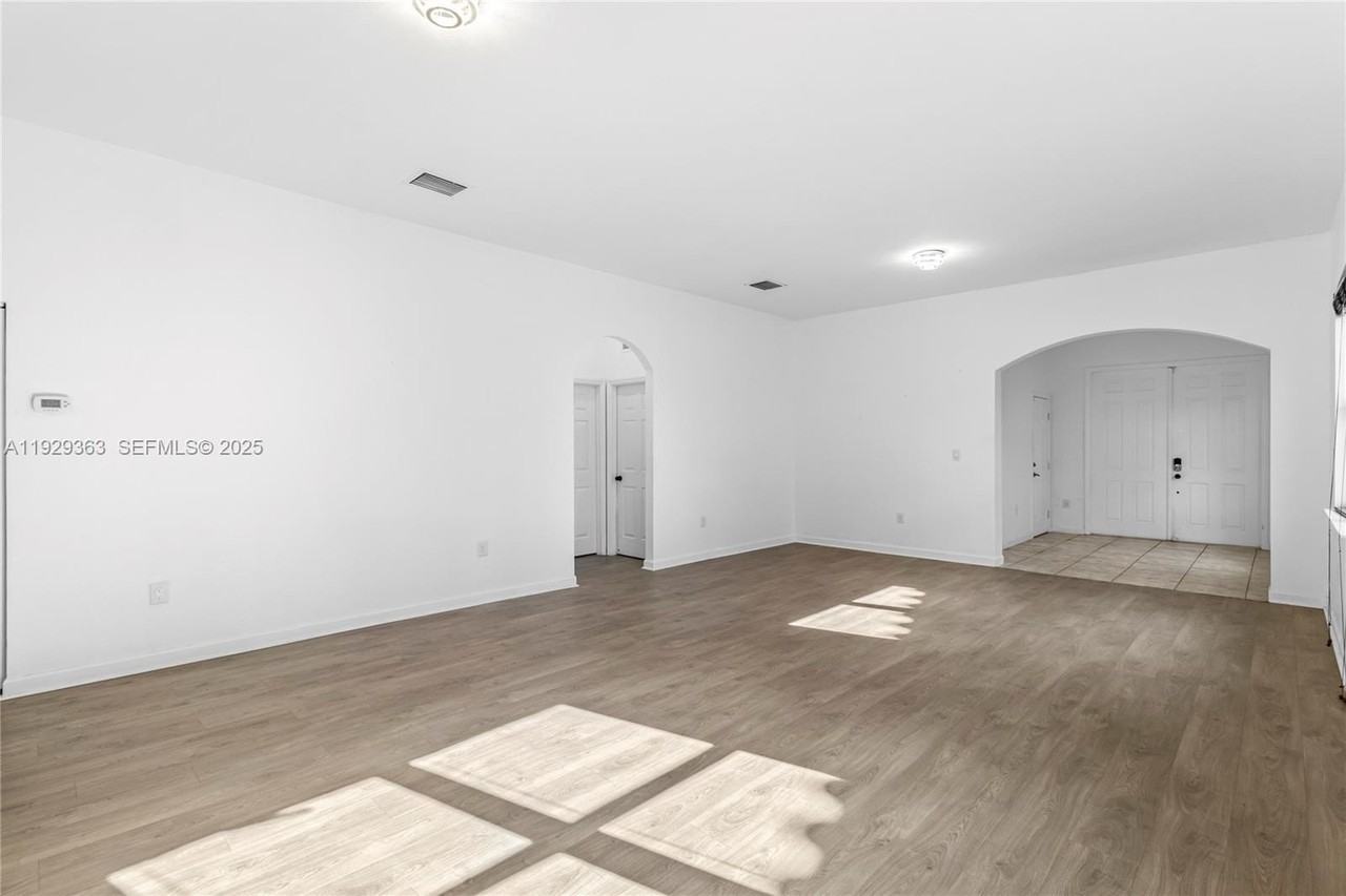 3560 W 88th St #3560 - Photo 6 of 38