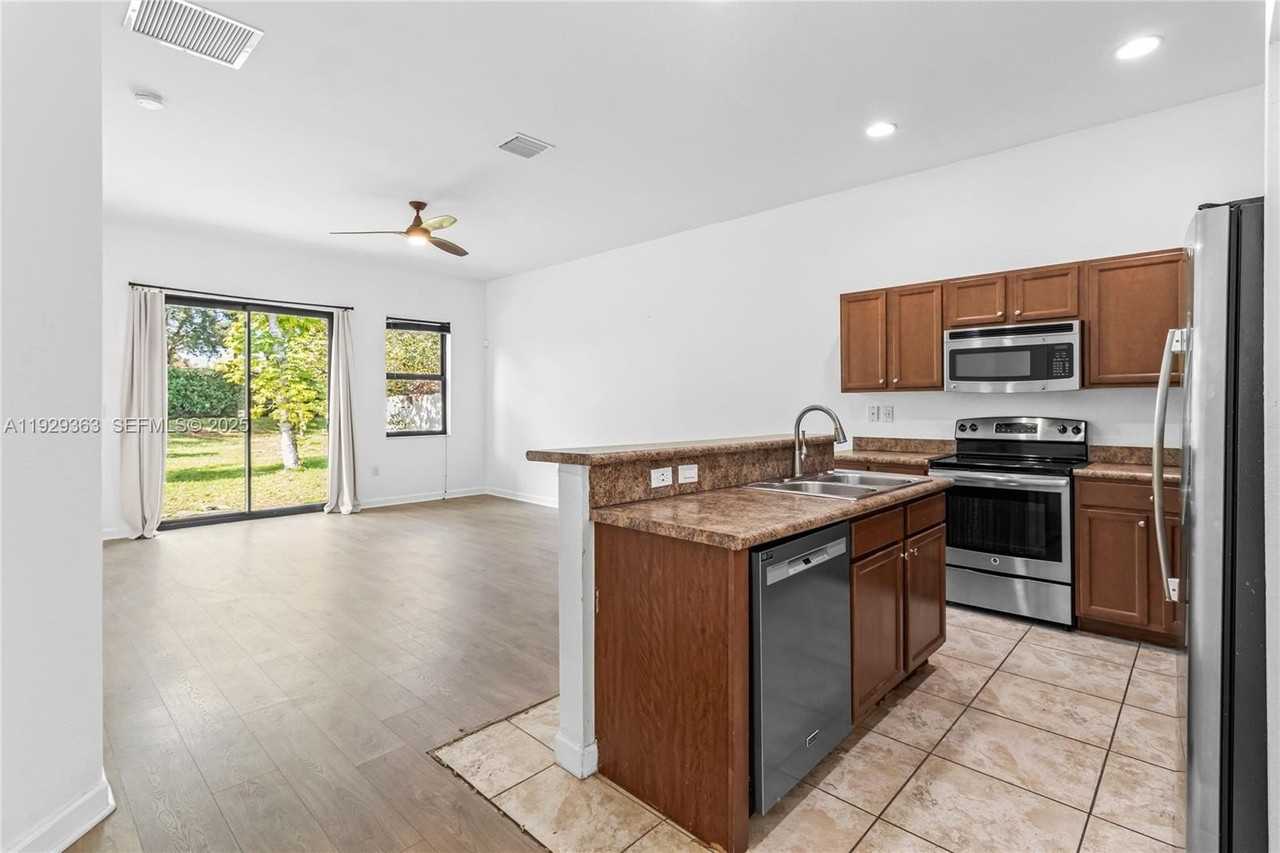 3560 W 88th St #3560 - Photo 7 of 38