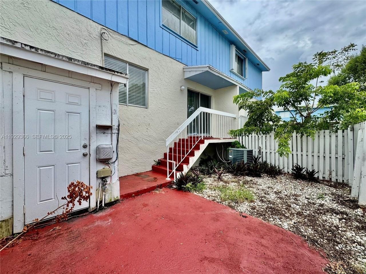 22205 Southwest 103rd Avenue #22205 - Photo 6 of 16