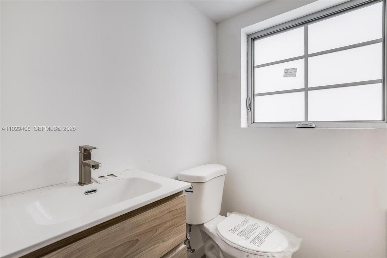 572 Northeast 67th Street #3 - Photo 5 of 16