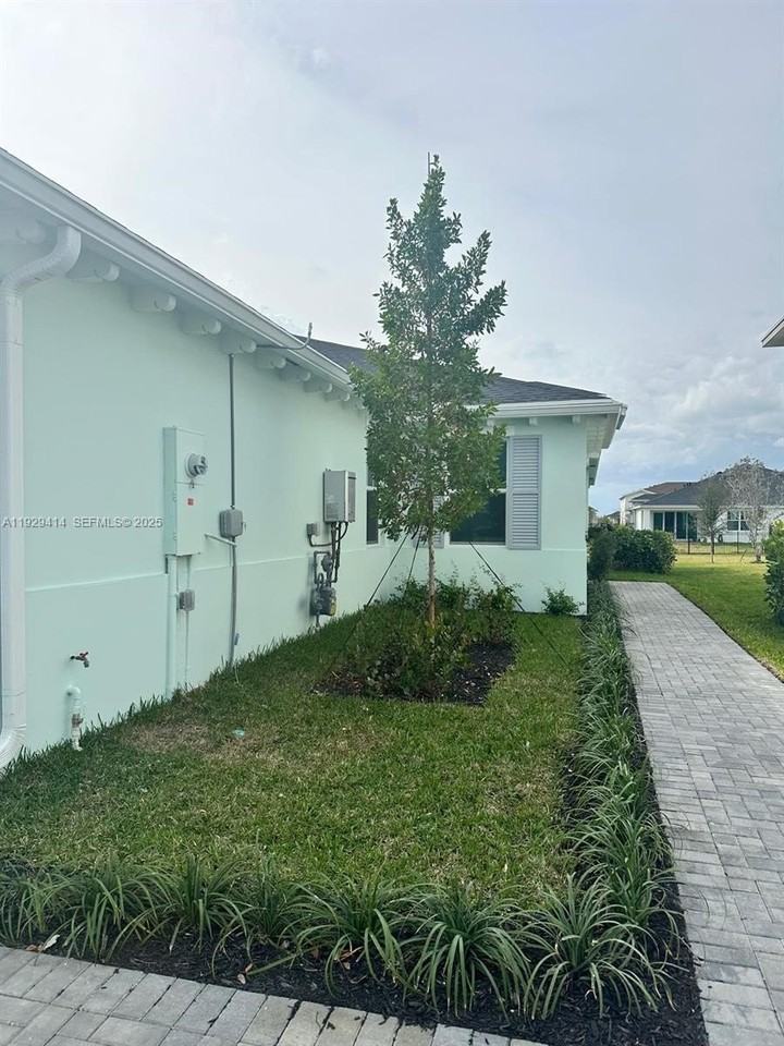 1443 Tangled Orchard Trace #1443 - Photo 3 of 33