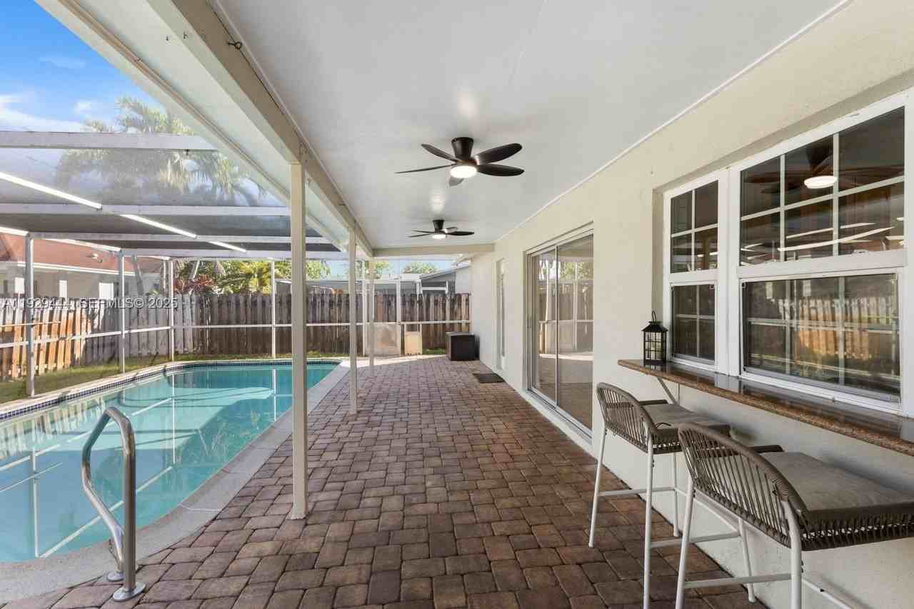 11431 Northwest 29th Street - Photo 2 of 24