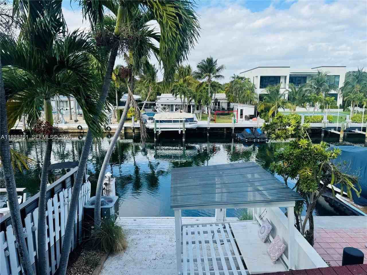 1987 Northeast 123rd Street - Photo 2 of 11