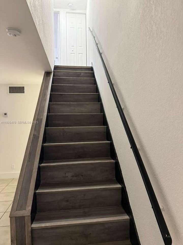 837 Northwest 46th Avenue #837 - Photo 5 of 18