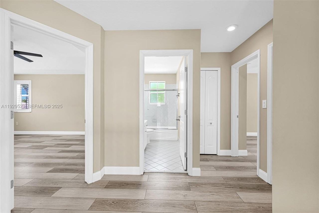 2784 Southwest 129th Terrace - Photo 4 of 50