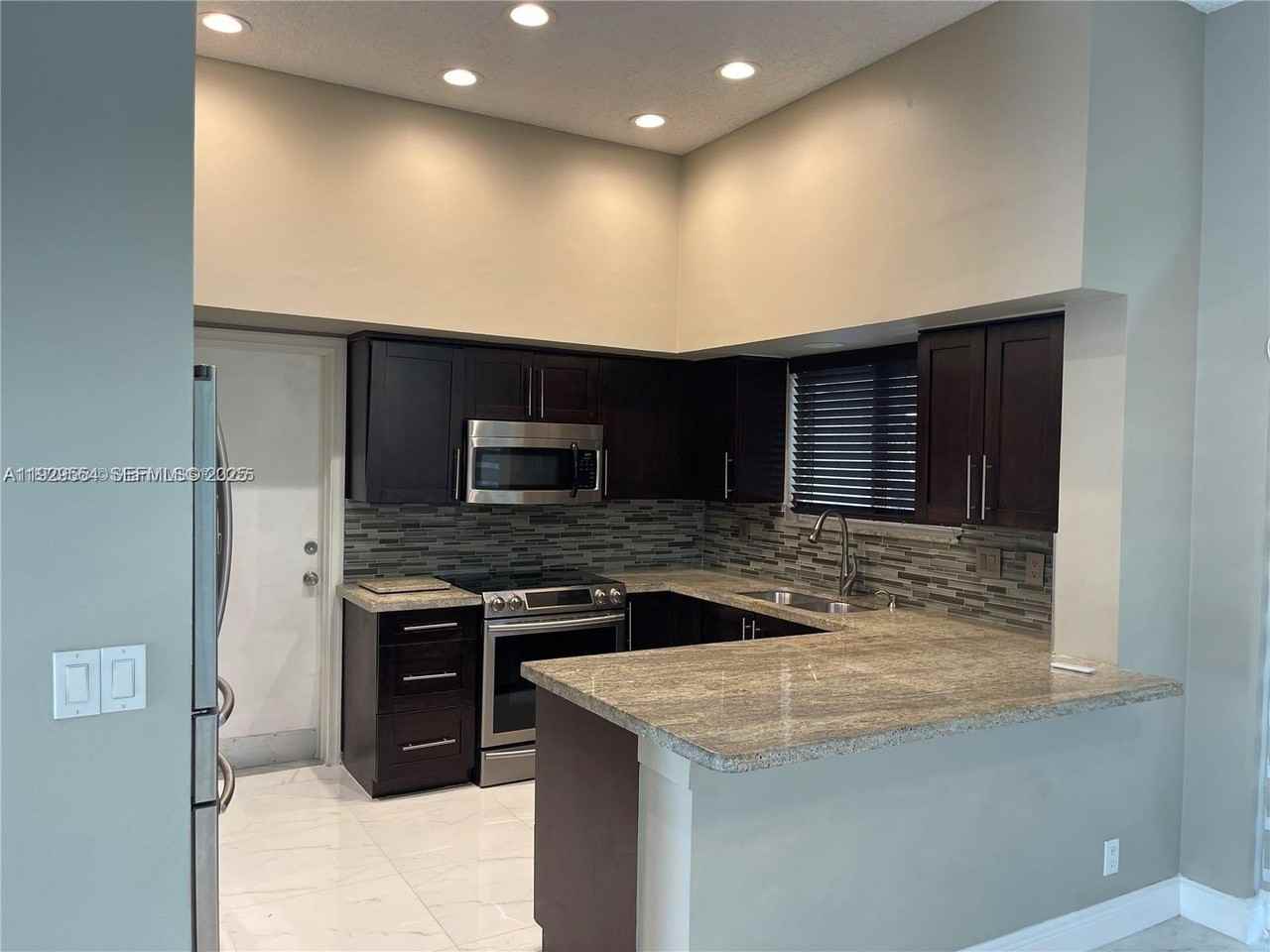 10101 Northwest 5th Street #10101 - Photo 6 of 29