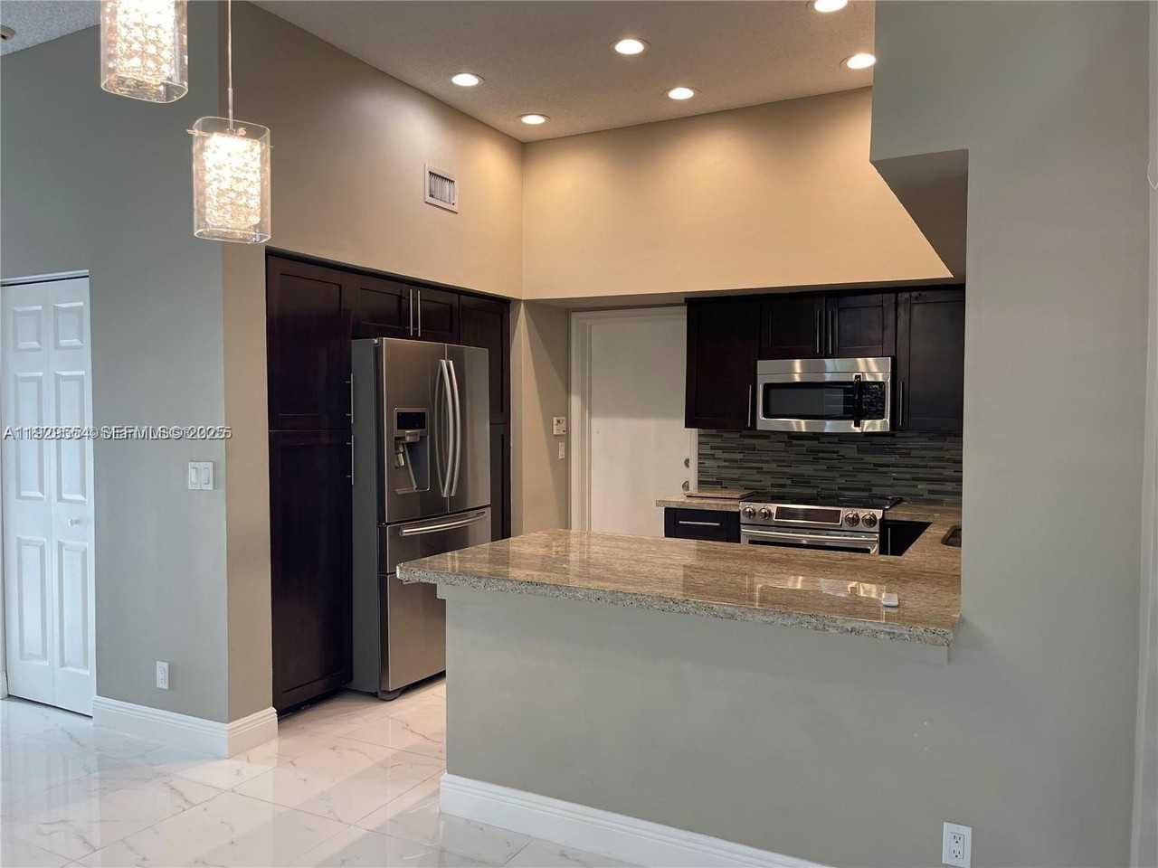 10101 Northwest 5th Street #10101 - Photo 7 of 29