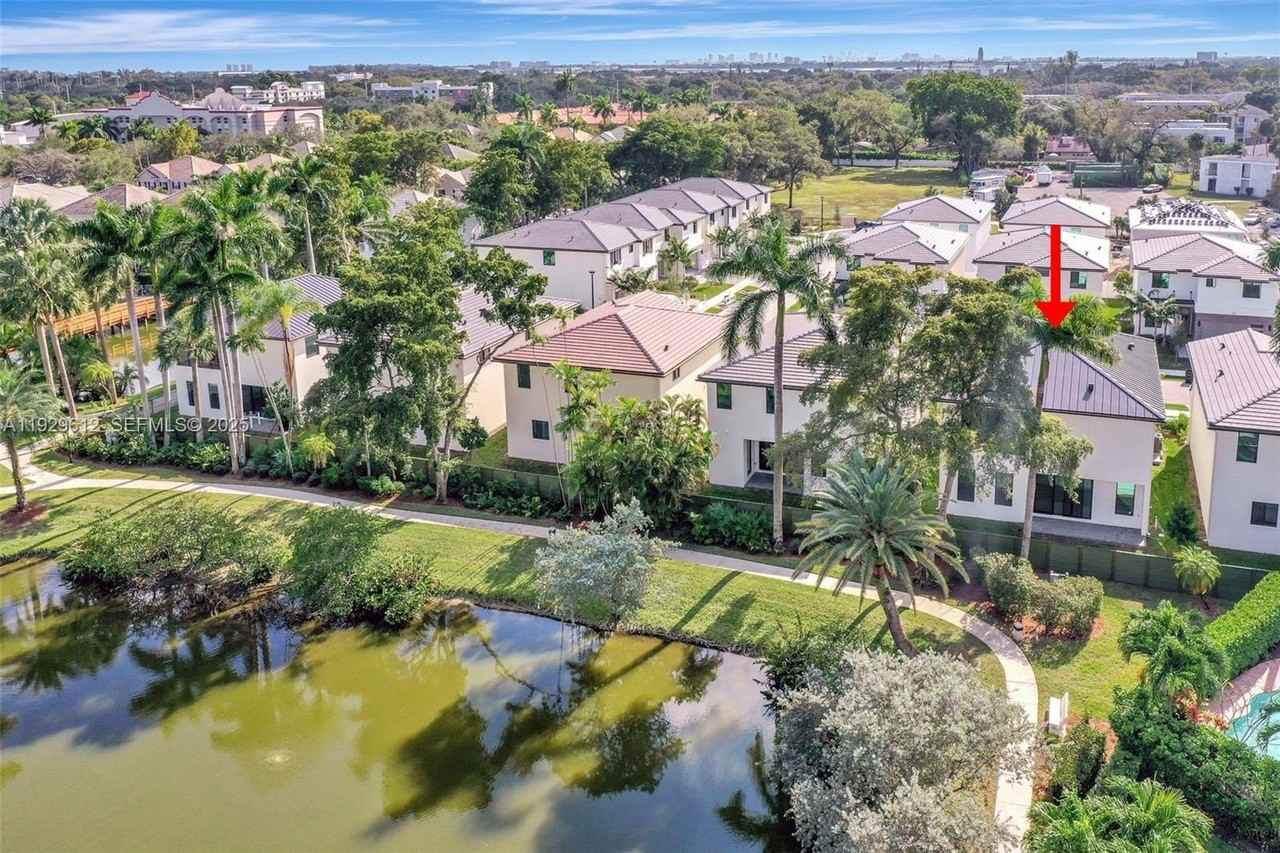 1427 Southwest 23rd Street #1427 - Photo 2 of 50