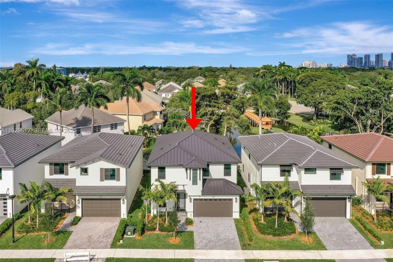 1427 Sw 23rd St #1427 - Photo 2 of 50