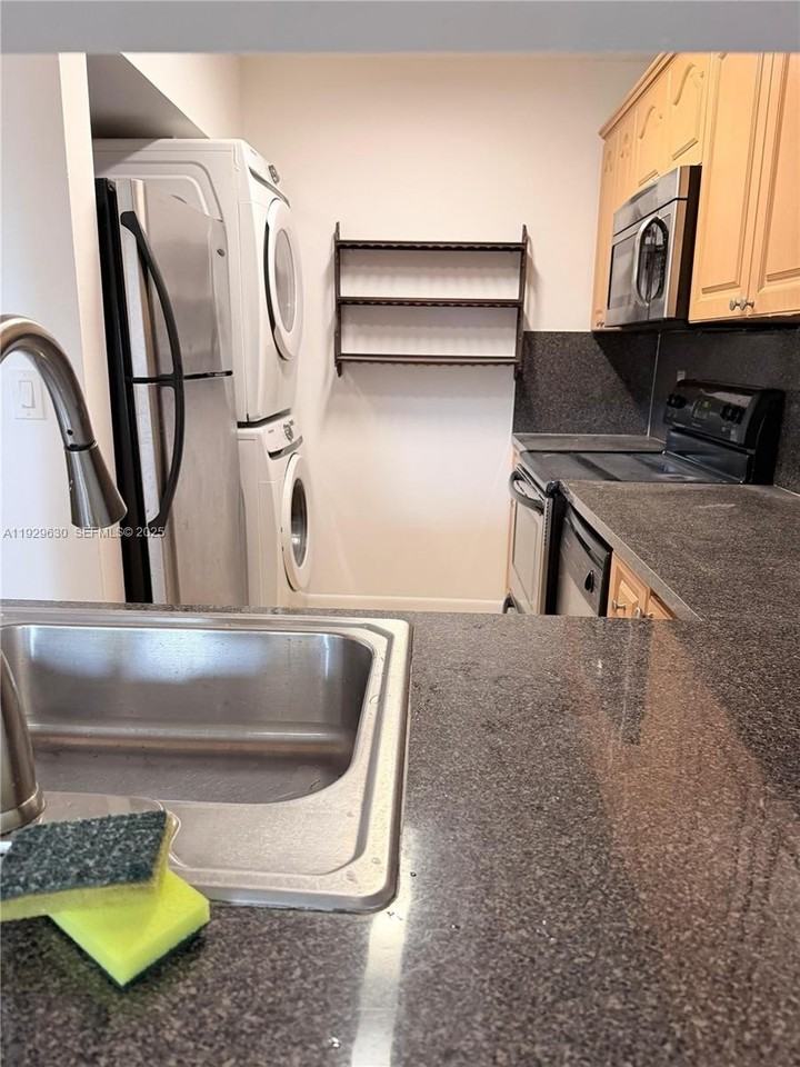 15312 Southwest 72nd Street #21-12 - Photo 5 of 11