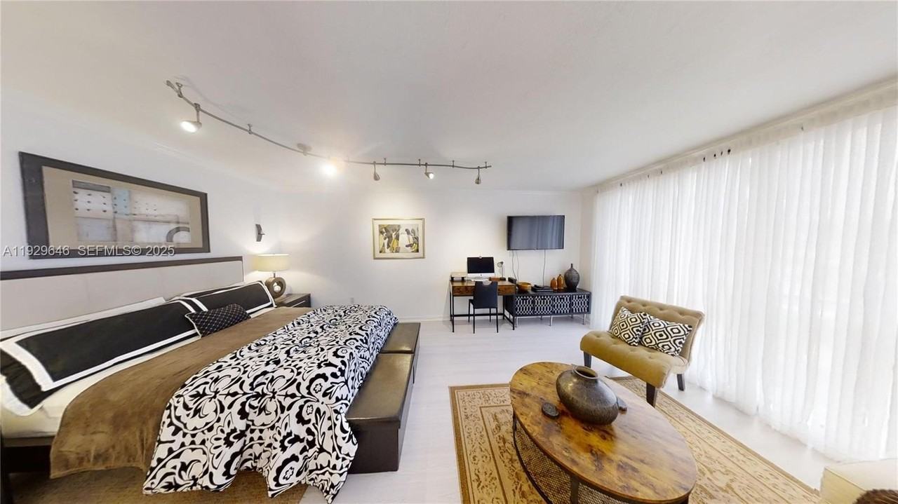 800 West Ave #614 - Photo 2 of 17