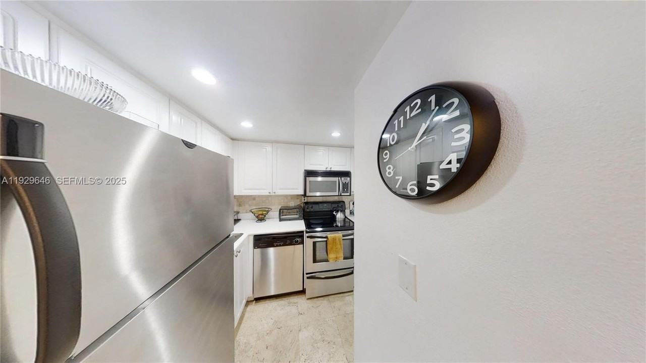 800 West Ave #614 - Photo 5 of 17