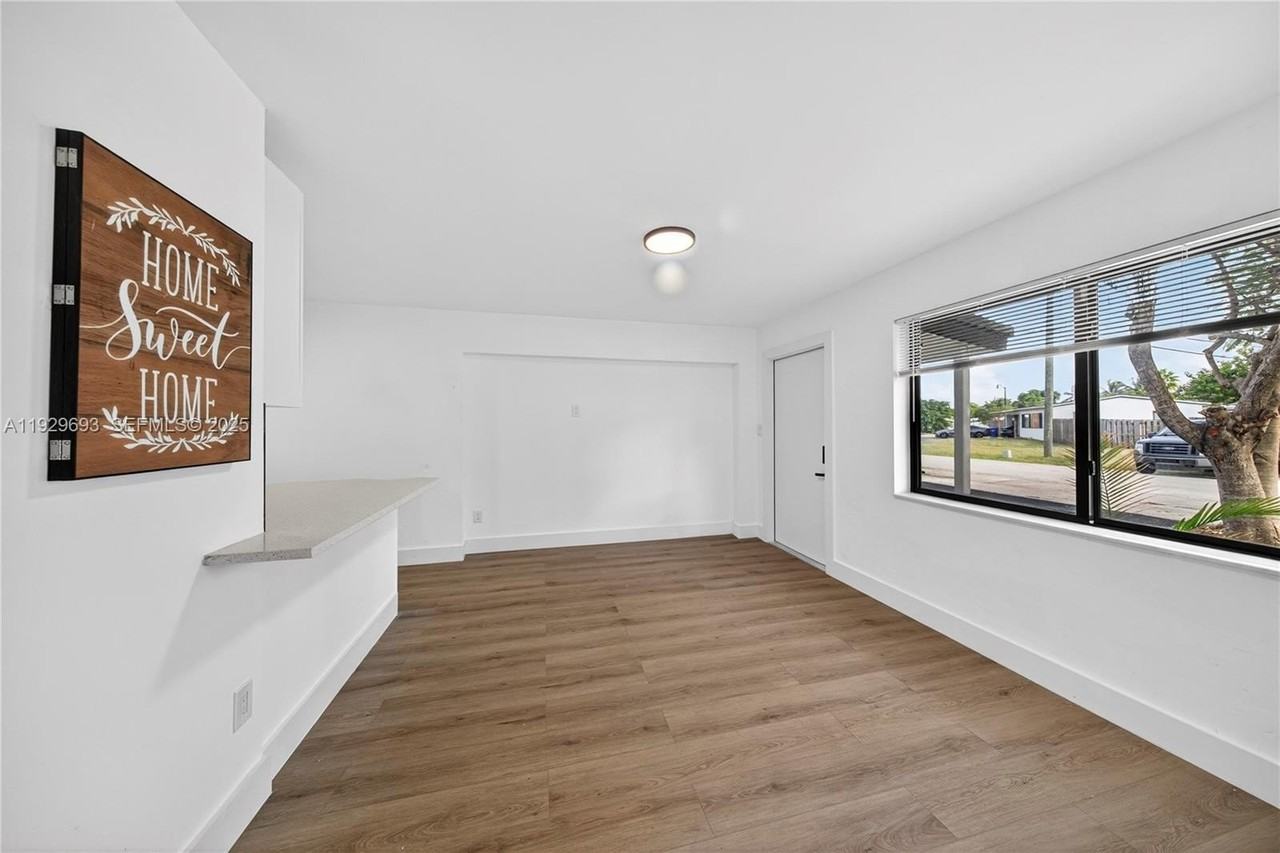 2633 Northeast 13th Avenue #1 - Photo 4 of 28