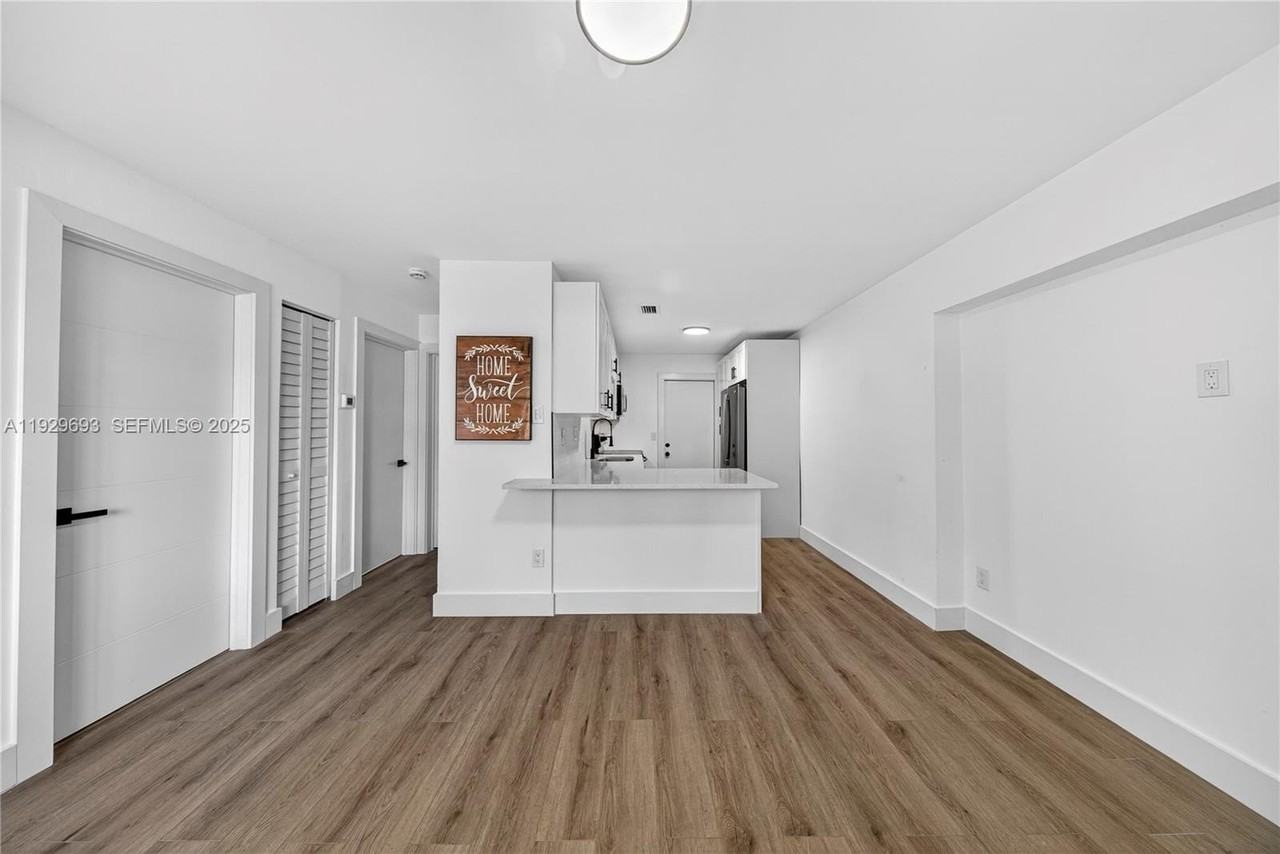 2633 Northeast 13th Avenue #1 - Photo 5 of 28