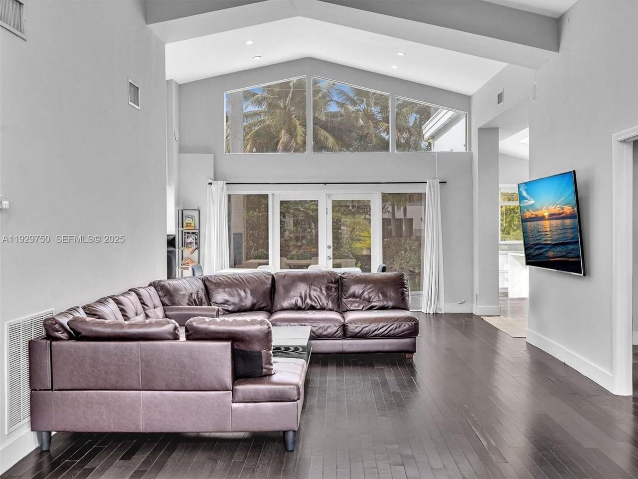 20120 Northeast 25th Court - Photo 6 of 36