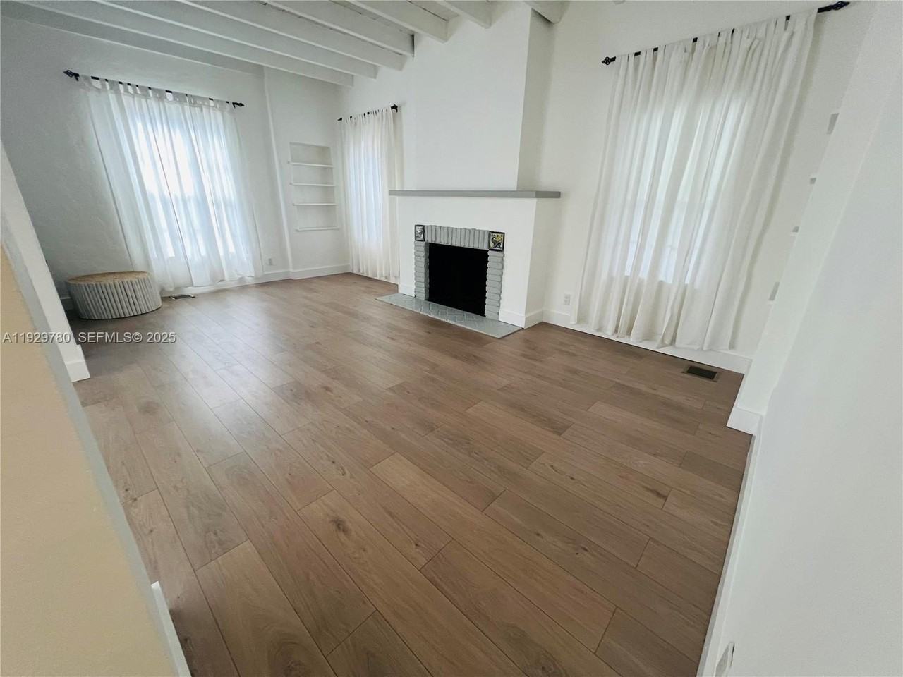 1407 Se 2nd St - Photo 6 of 24