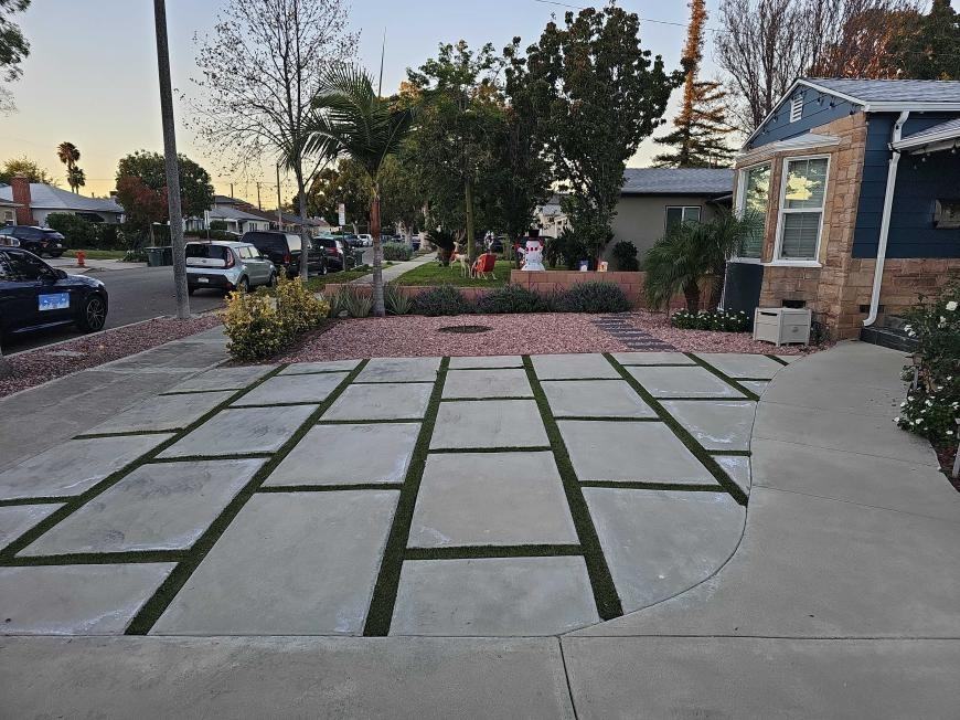 742 N Sparks St - Photo 2 of 10