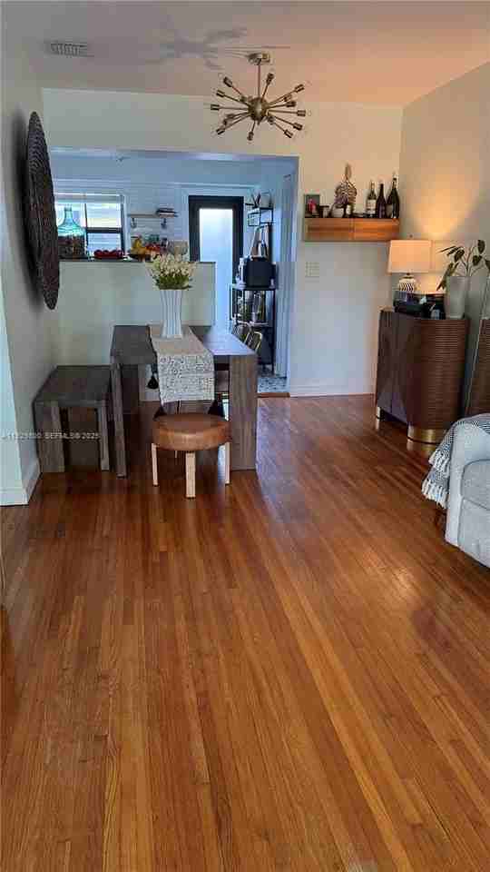 2 Ne 44th St #4 - Photo 3 of 12