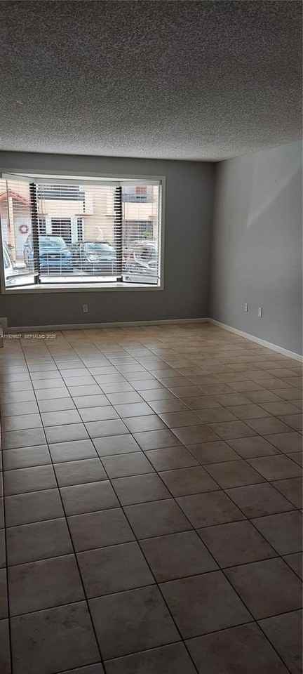 7795 Sw 102nd Ln #7795 - Photo 2 of 16