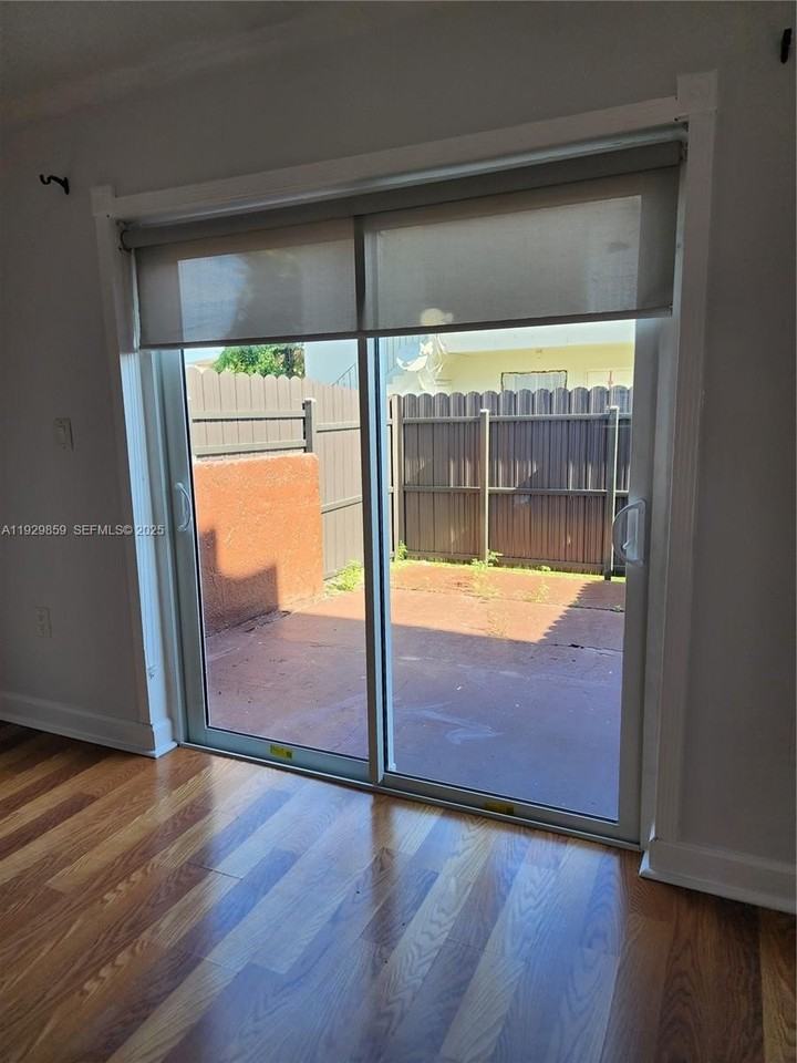 401 Sw 109th Ave #24 - Photo 7 of 14